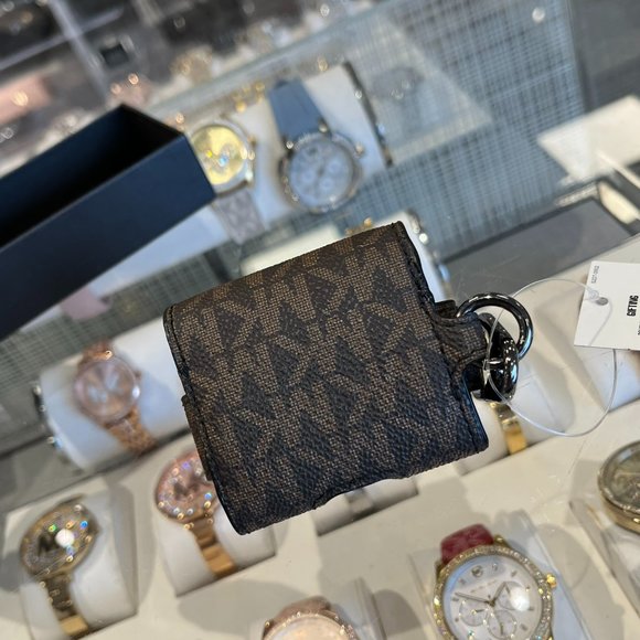 Michael Kors AirPods Pro Clip Case 36H0LHRL1B - Picture 3 of 6